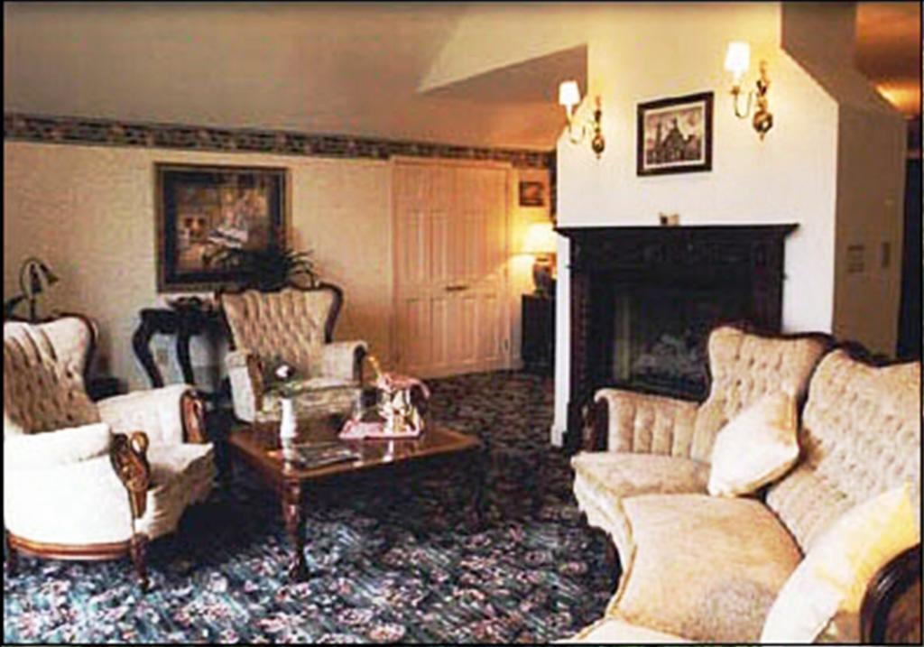 Bavarian Inn Шепердстаун Экстерьер фото